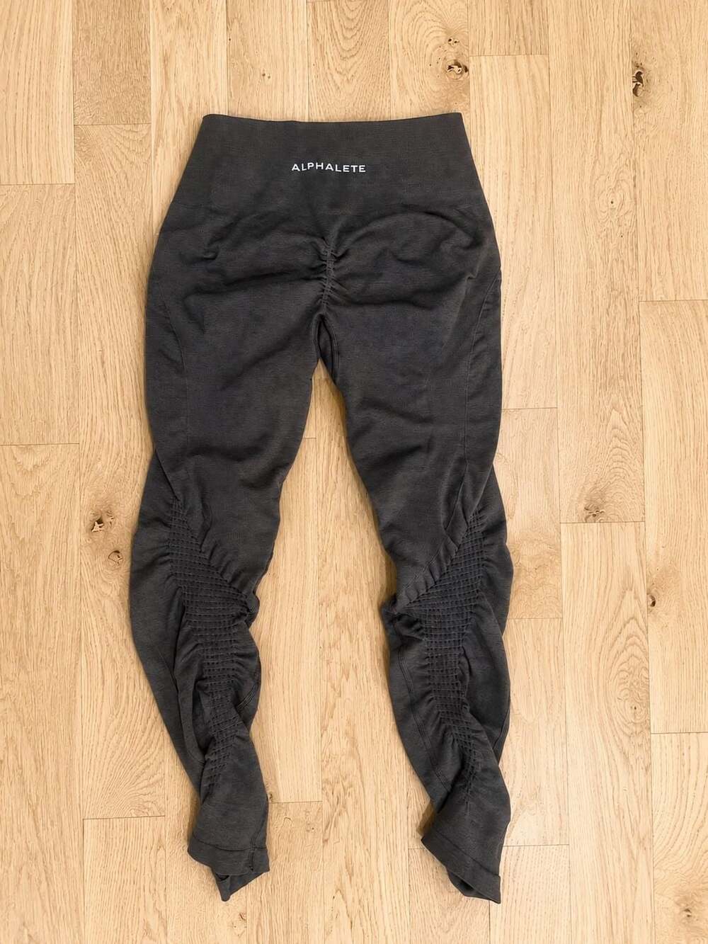 Alphalete Surface Amplify Leggings in Grey